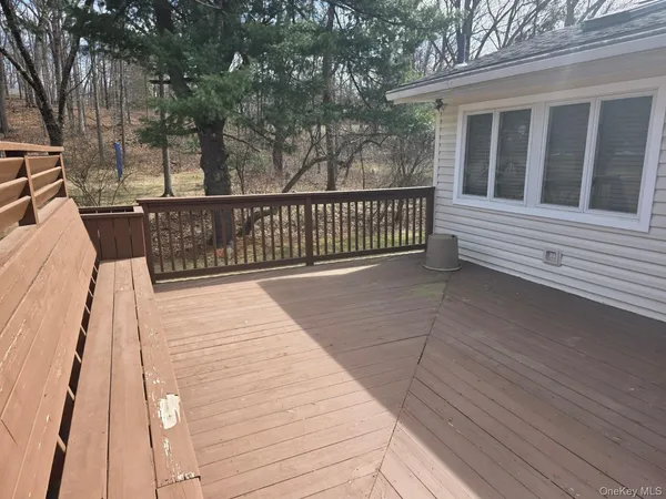 $5,200 | 29 Carriage Hill Lane, Poughkeepsie, NY 12603