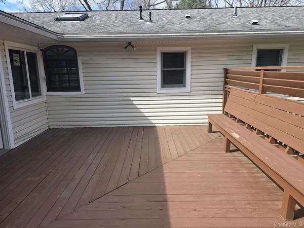 $5,200 | 29 Carriage Hill Lane, Poughkeepsie, NY 12603