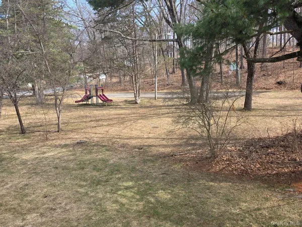 $5,200 | 29 Carriage Hill Lane, Poughkeepsie, NY 12603