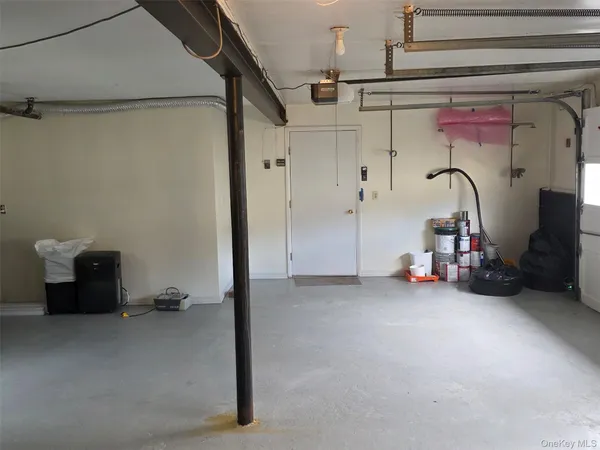 $5,200 | 29 Carriage Hill Lane, Poughkeepsie, NY 12603