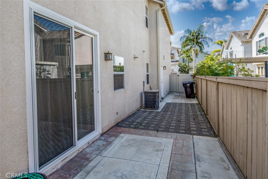 1 Quebec Aliso Viejo, CA 92656 - Photo 31 of 40 a view of a pathway of a house