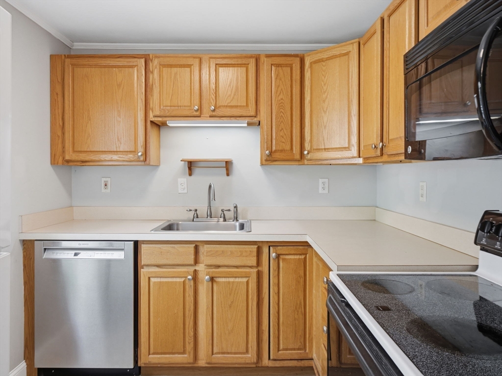 24 R High Street, Unit 1 Rockport, MA 01966 - Photo 11 of 37 Gallery Image 11