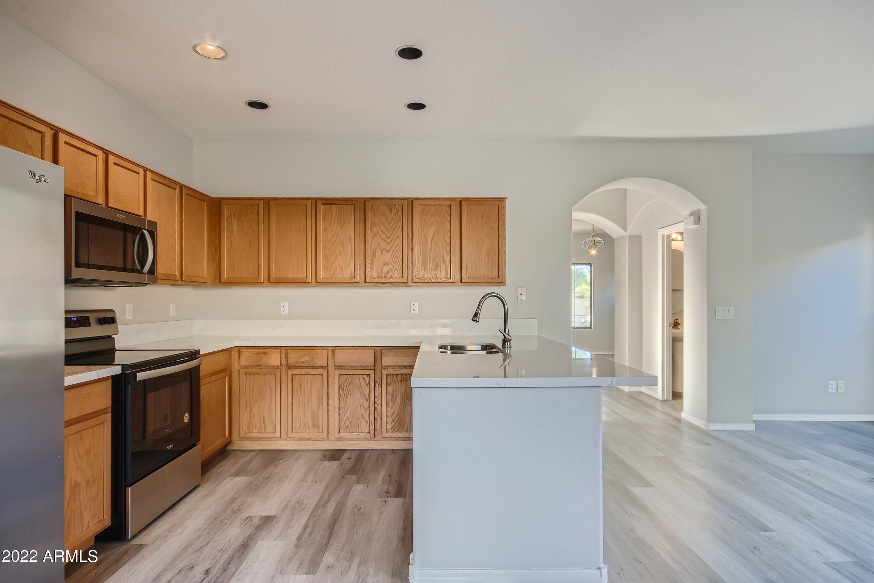 534 East Bartlett Way Chandler, AZ 85249 - Photo 12 of 26 13 Kitchen