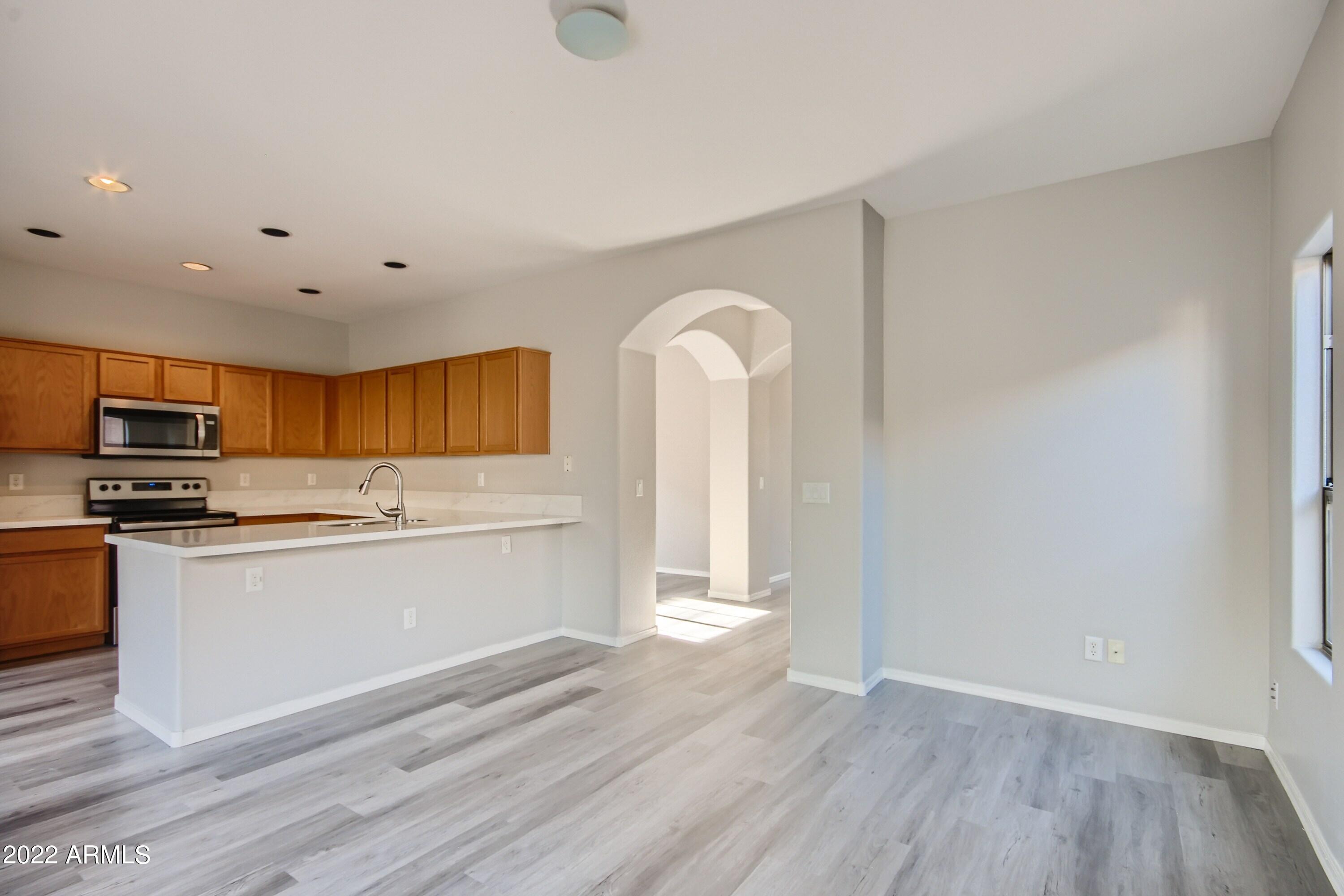 534 East Bartlett Way Chandler, AZ 85249 - Photo 15 of 26 17 Family Room
