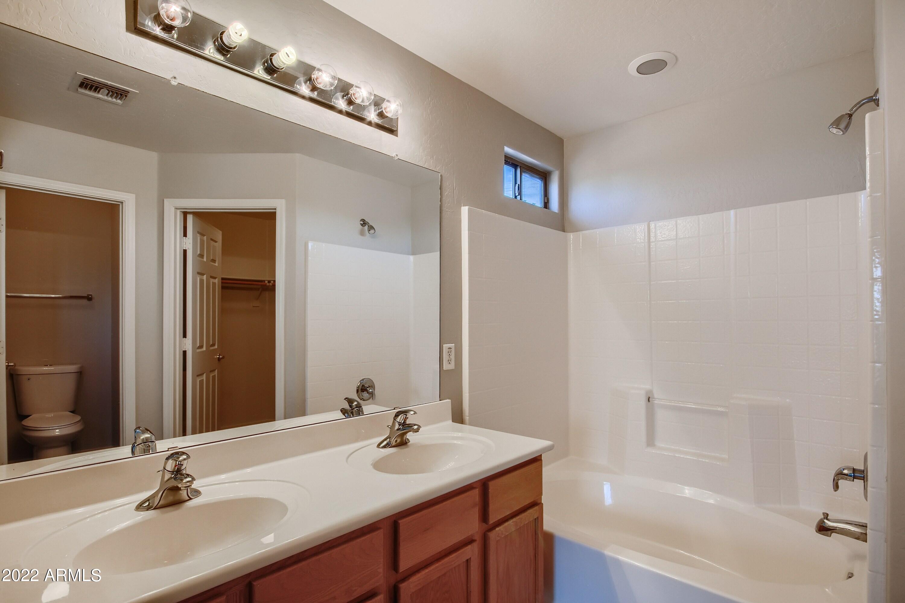 534 East Bartlett Way Chandler, AZ 85249 - Photo 20 of 26 23 2nd Floor Primary Bathroom