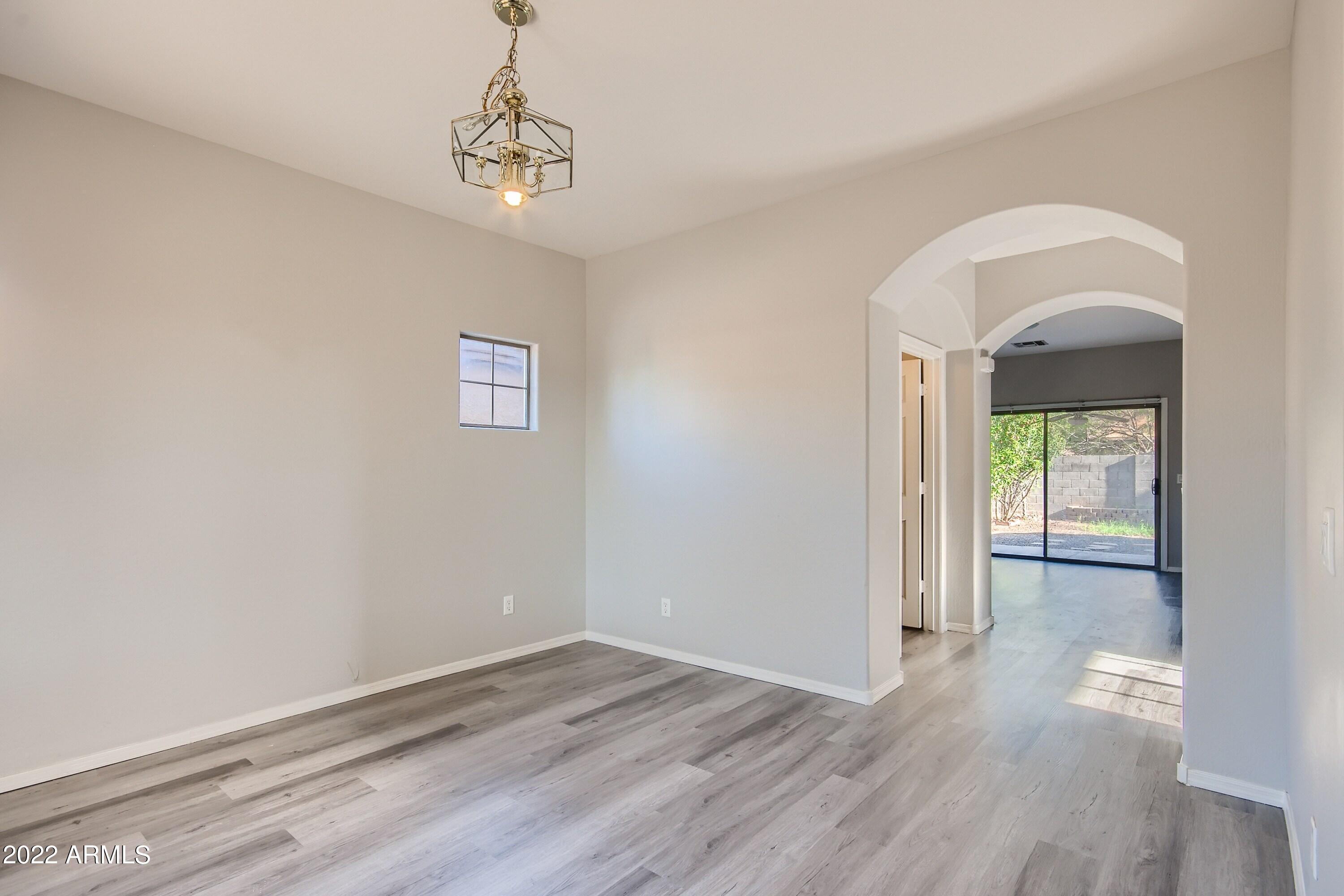 534 East Bartlett Way Chandler, AZ 85249 - Photo 6 of 26 07 Living Room
