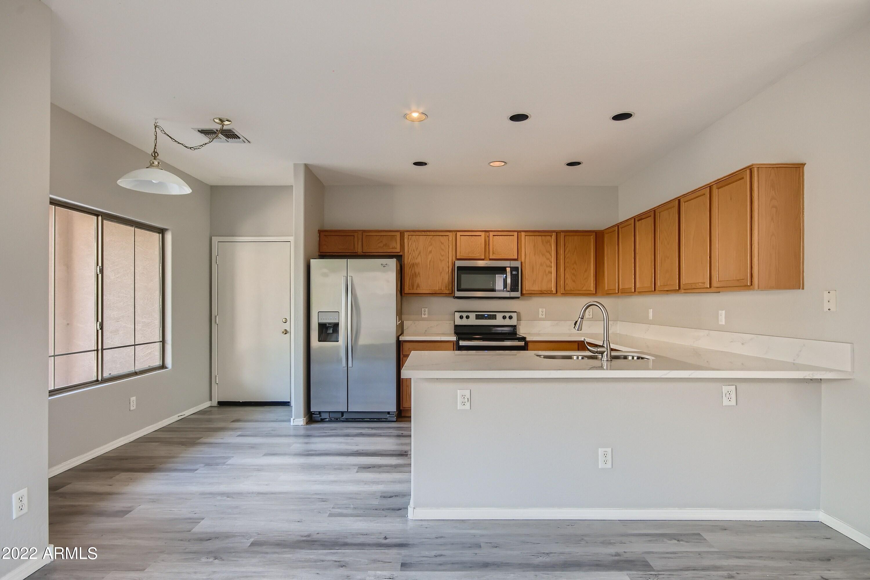 534 East Bartlett Way Chandler, AZ 85249 - Photo 10 of 26 11 Kitchen