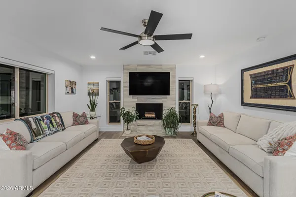 $1,249,000 | 4132 West Paradise Lane, Phoenix, AZ 85053
