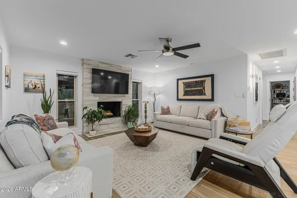 $1,249,000 | 4132 West Paradise Lane, Phoenix, AZ 85053