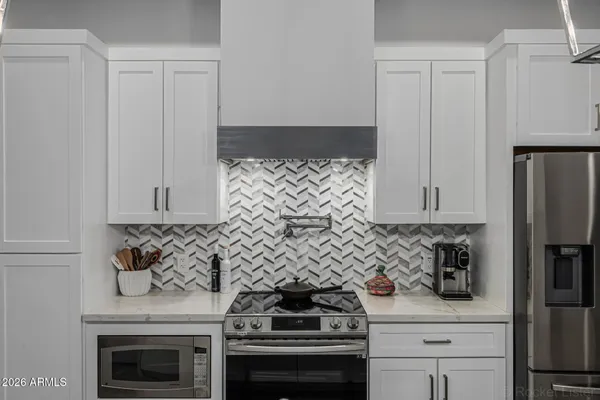 $1,249,000 | 4132 West Paradise Lane, Phoenix, AZ 85053