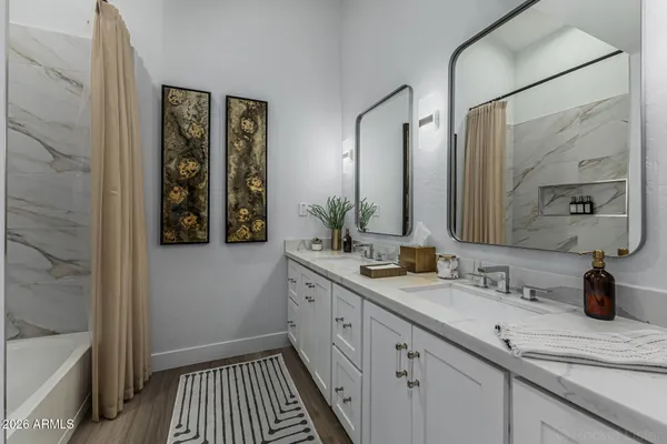 $1,249,000 | 4132 West Paradise Lane, Phoenix, AZ 85053