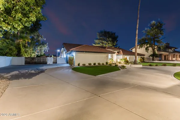 $1,249,000 | 4132 West Paradise Lane, Phoenix, AZ 85053