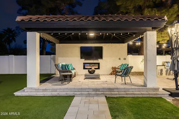 $1,249,000 | 4132 West Paradise Lane, Phoenix, AZ 85053