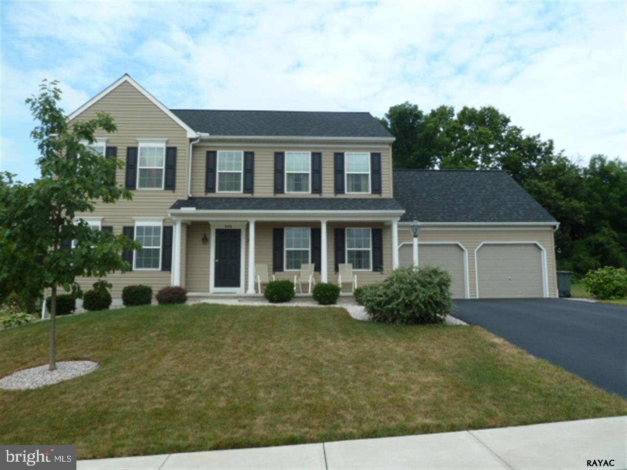 688 Rishel Drive York, PA 17406 - Photo 1 of 14 Gallery Image 1