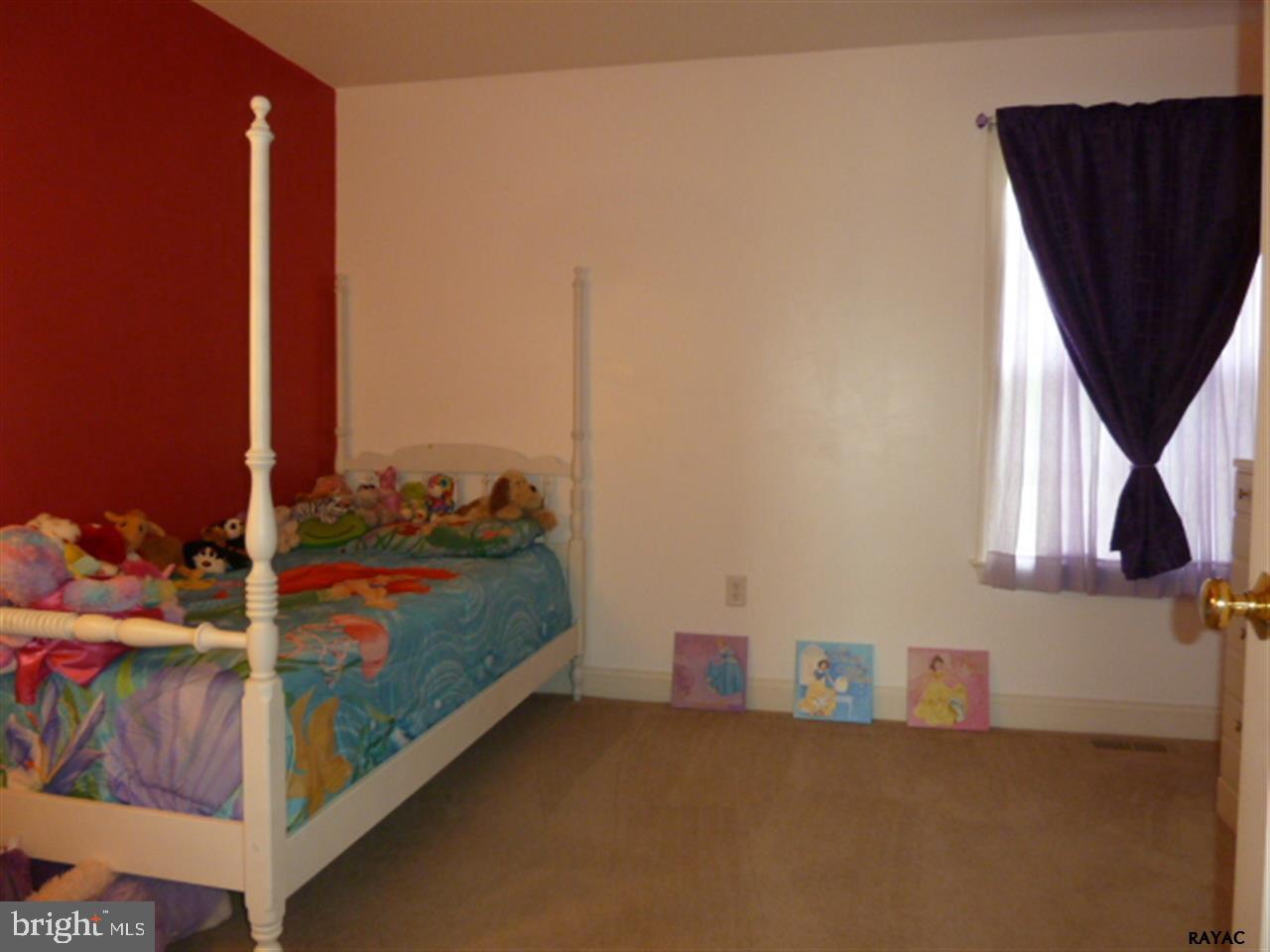 688 Rishel Drive York, PA 17406 - Photo 12 of 14 Gallery Image 12