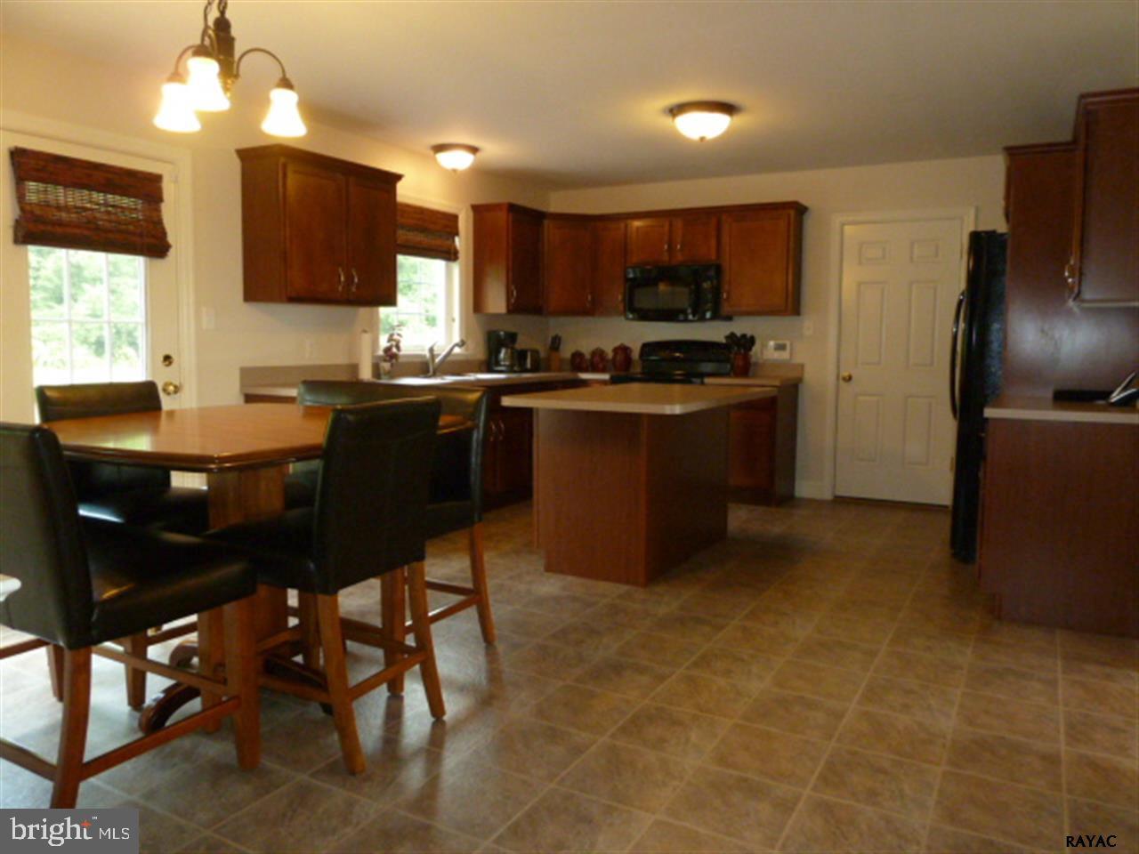 688 Rishel Drive York, PA 17406 - Photo 5 of 14 Gallery Image 5
