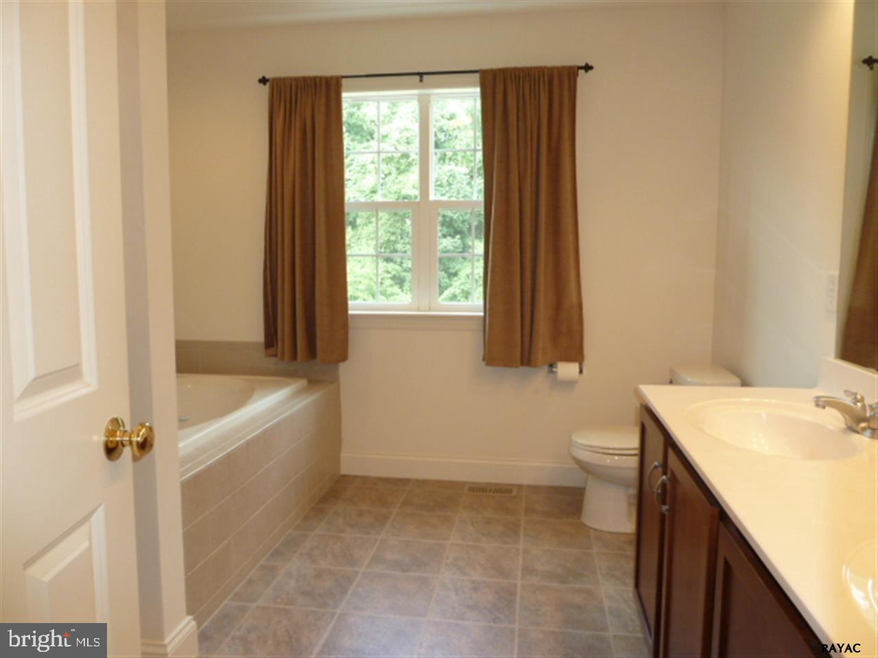 688 Rishel Drive York, PA 17406 - Photo 8 of 14 Gallery Image 8