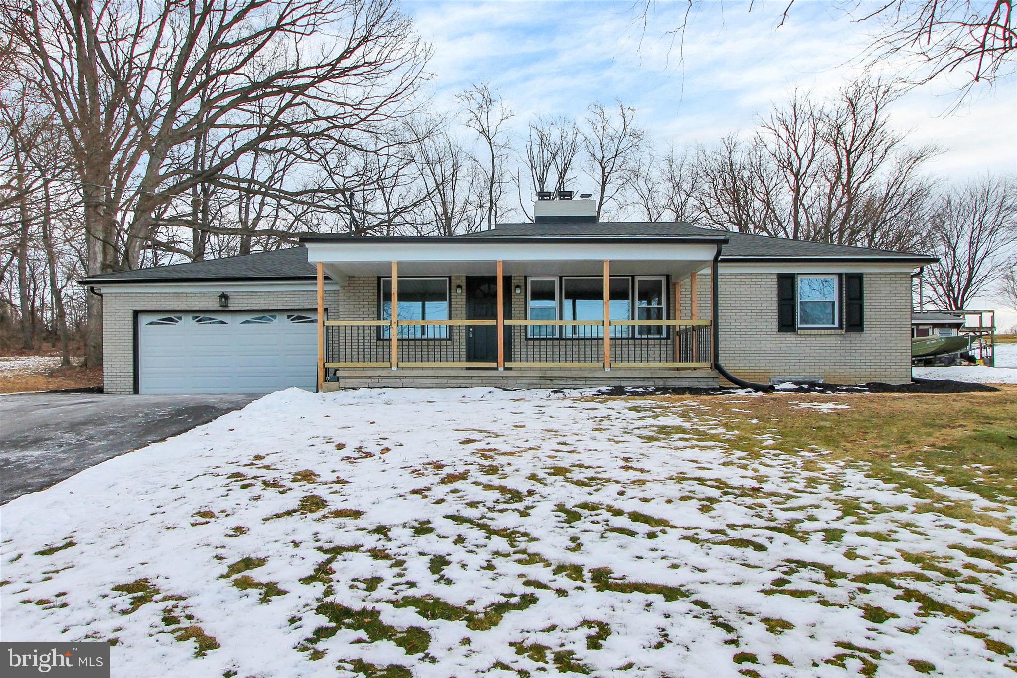 185 Lindy Road Seven Valleys, PA 17360 - Photo 2 of 35