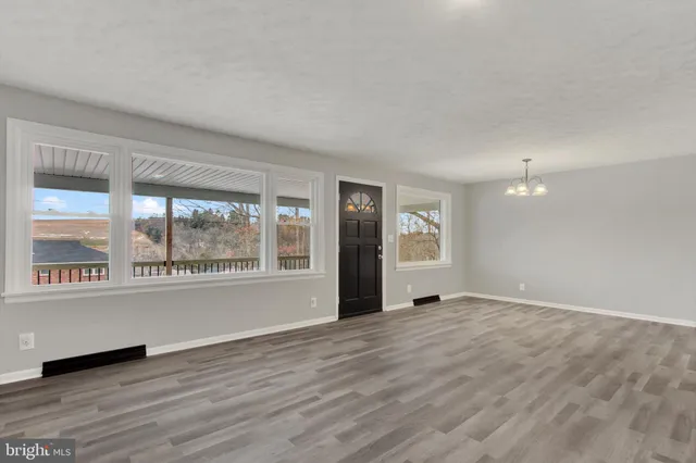 $359,900 | 185 Lindy Road, Seven Valleys, PA 17360