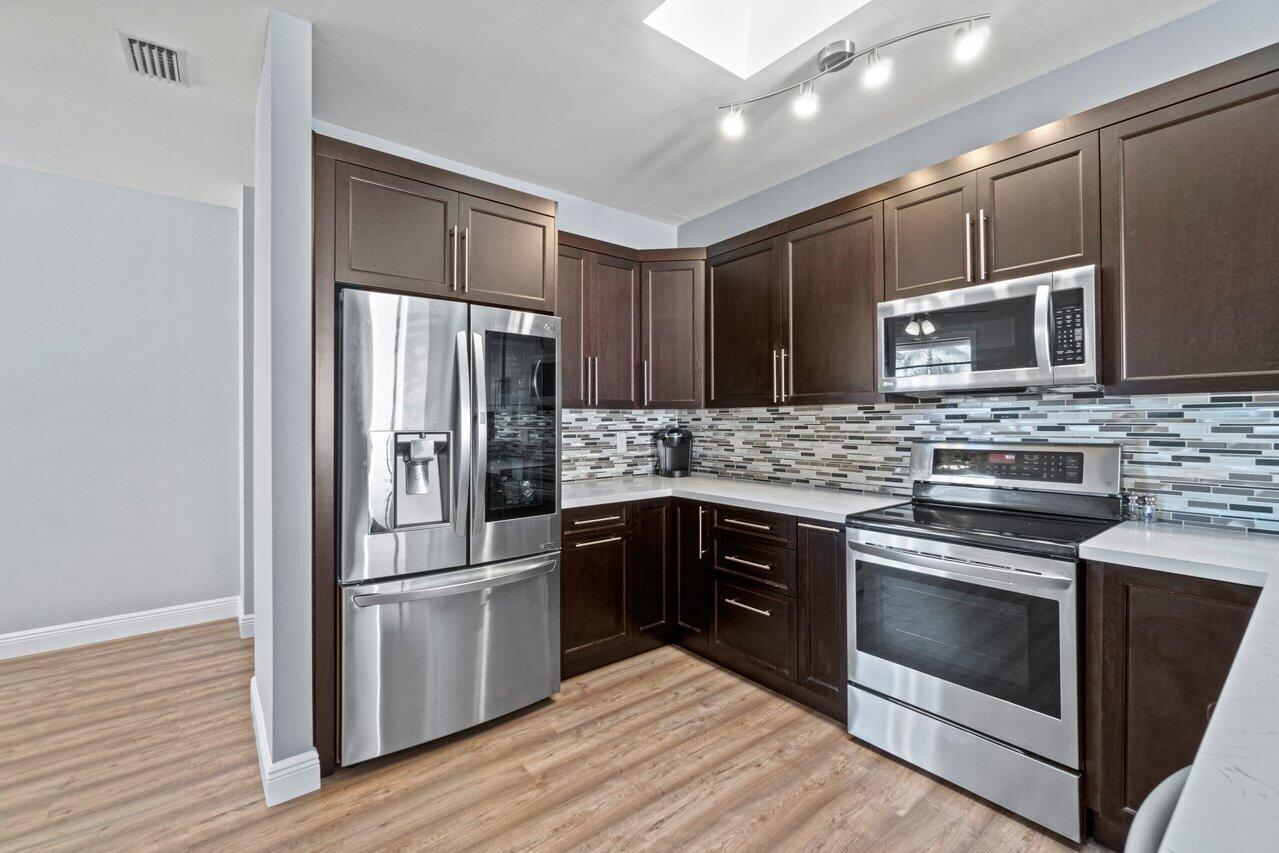 8682 Vía Reale Boca Raton, FL 33496 - Photo 8 of 30 010-8682VaReale-BocaRaton-FL-33496-SMALL