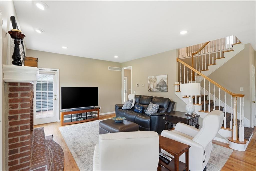 25290 Quivira Road Louisburg, KS 66053 - Photo 13 of 41