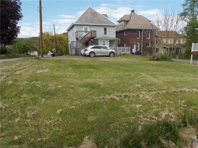 $1,050 | 316 South Washington Street, Unit A, Evans City, PA 16033