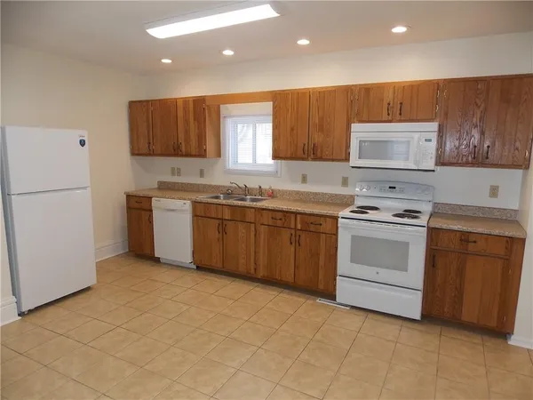 $995 | 316 South Washington Street, Unit A, Evans City, PA 16033