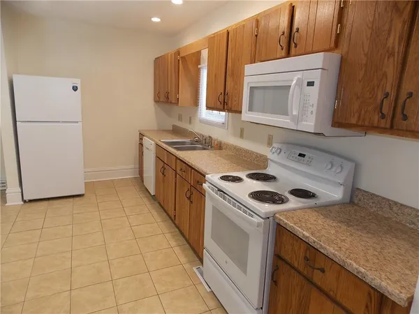 $995 | 316 South Washington Street, Unit A, Evans City, PA 16033