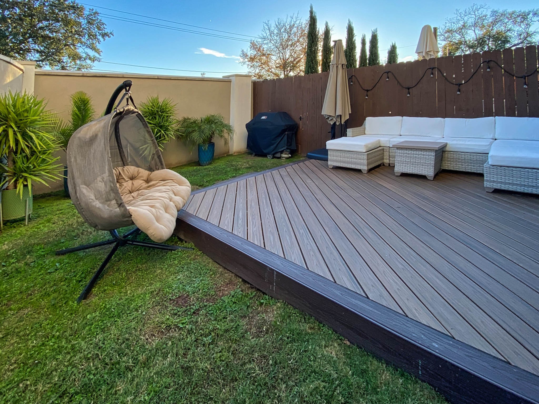 7715 South Fall Run Crossing Houston, TX 77055 - Photo 20 of 22 a view of a backyard with sitting area