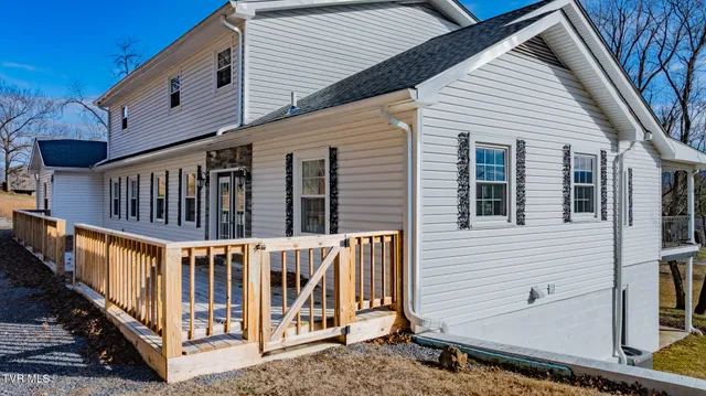 $825,000 | 194 Sparks Road, Johnson City, TN 37601