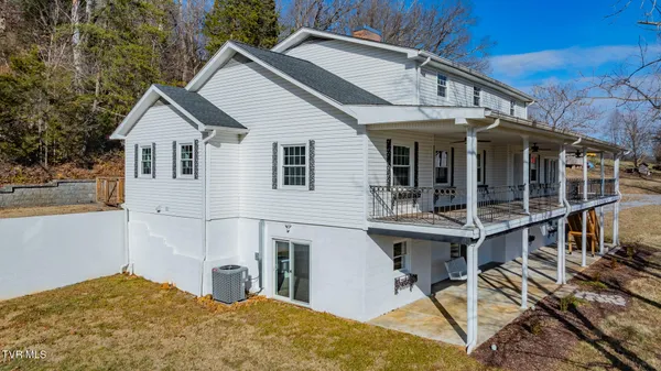 $799,000 | 194 Sparks Road, Johnson City, TN 37601