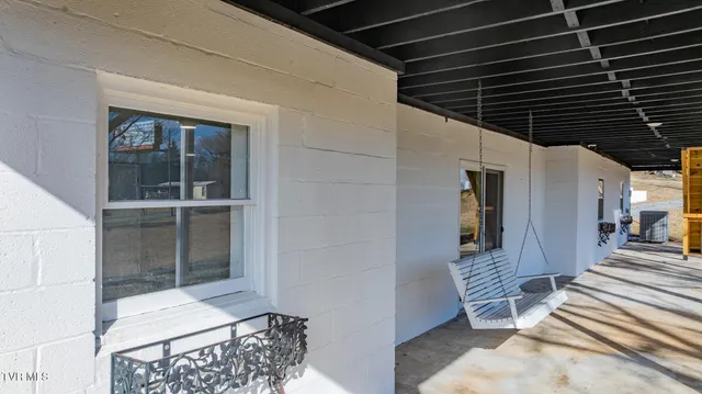 $825,000 | 194 Sparks Road, Johnson City, TN 37601