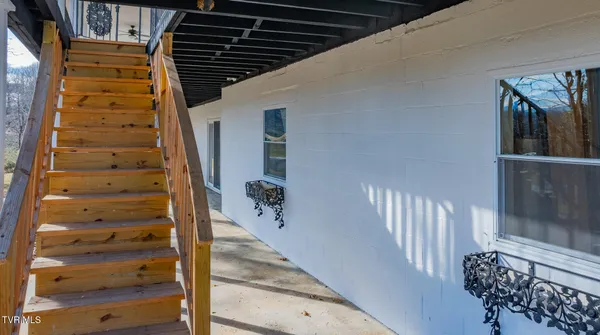 $799,000 | 194 Sparks Road, Johnson City, TN 37601