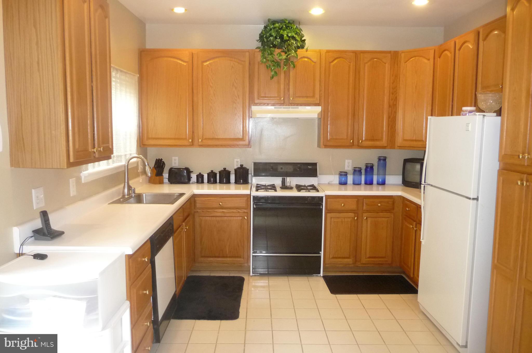4210 Huntshire Road Randallstown, MD 21133 - Photo 6 of 26 Kitchen