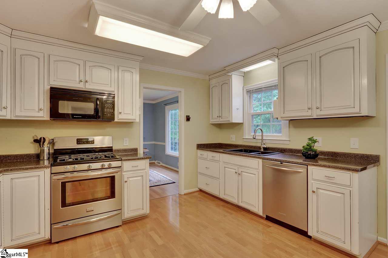 114 Pigeon Point Greenville, SC 29607 - Photo 13 of 36 Gallery Image 13