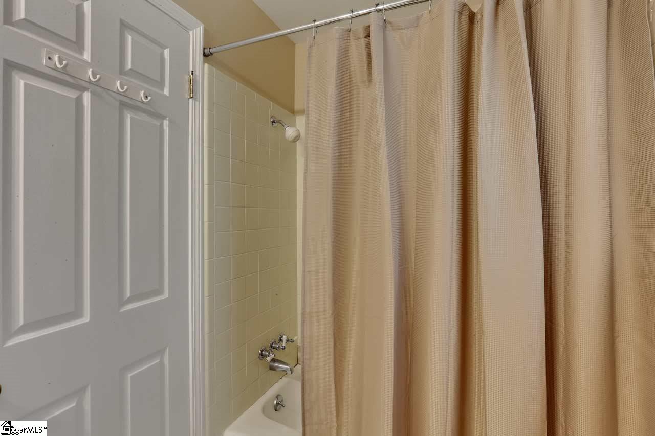 114 Pigeon Point Greenville, SC 29607 - Photo 29 of 36 Gallery Image 29