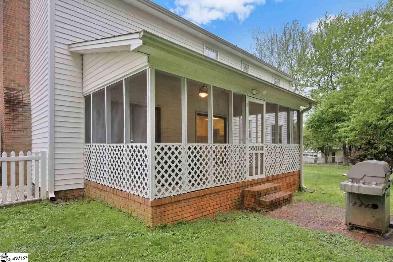 114 Pigeon Point Greenville, SC 29607 - Photo 4 of 36 Gallery Image 4
