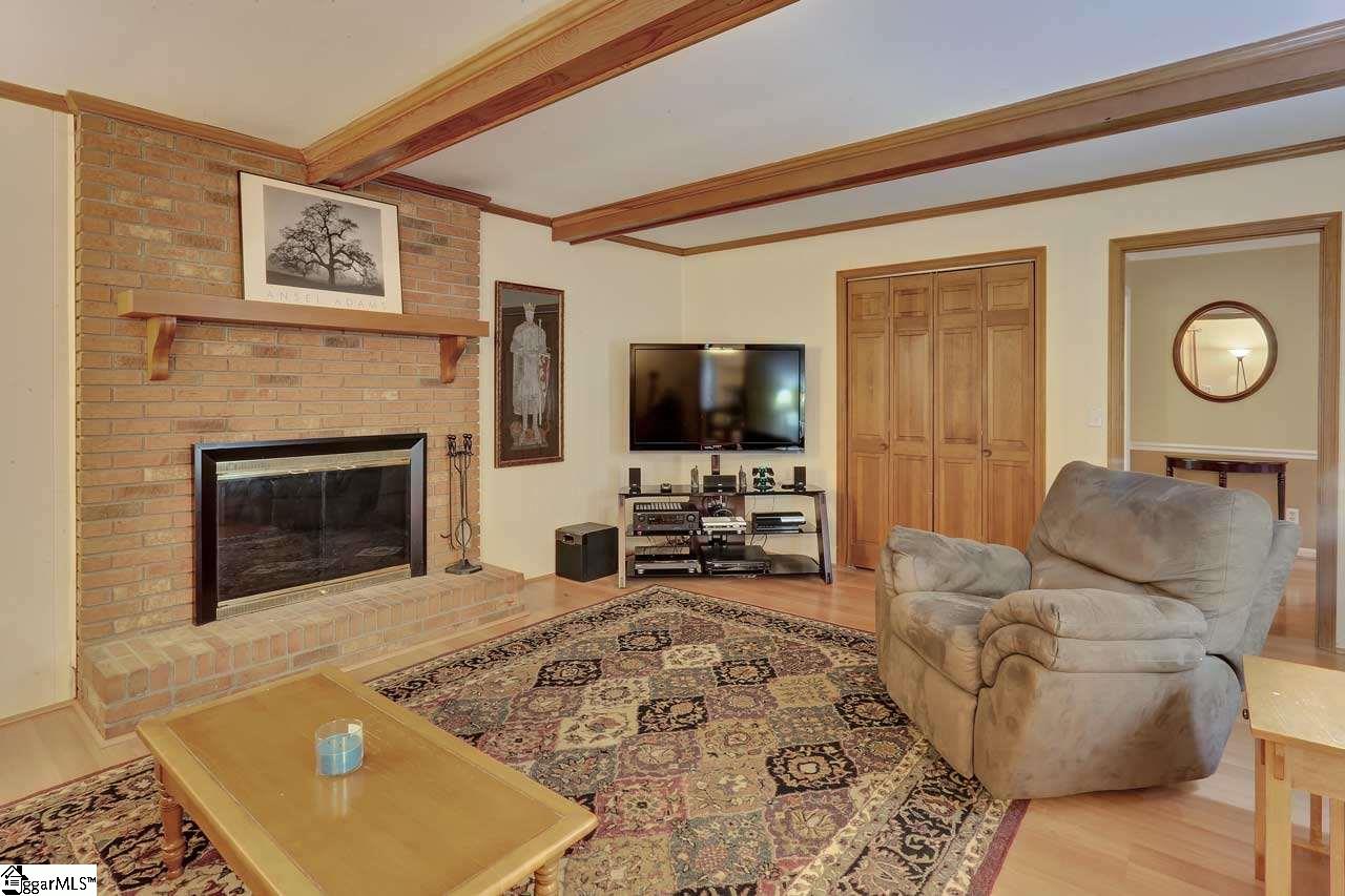 114 Pigeon Point Greenville, SC 29607 - Photo 8 of 36 Gallery Image 8