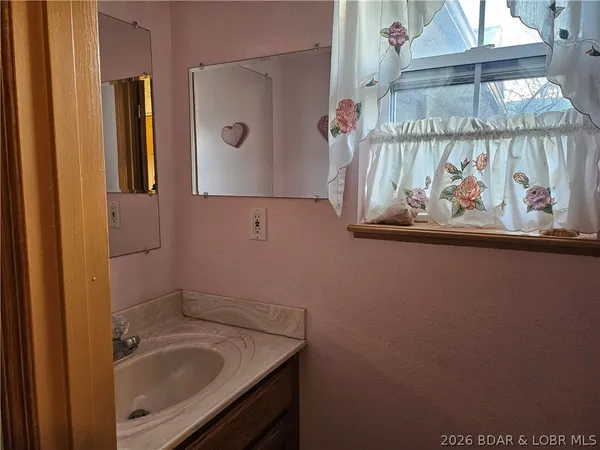 $450,000 | 162 Silent Springs Lane, Roach, MO 65787