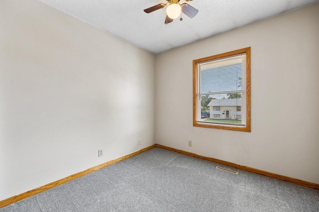 408 Hanover Road Southwest Cedar Rapids, IA 52404 - Photo 14 of 31 Gallery Image 14