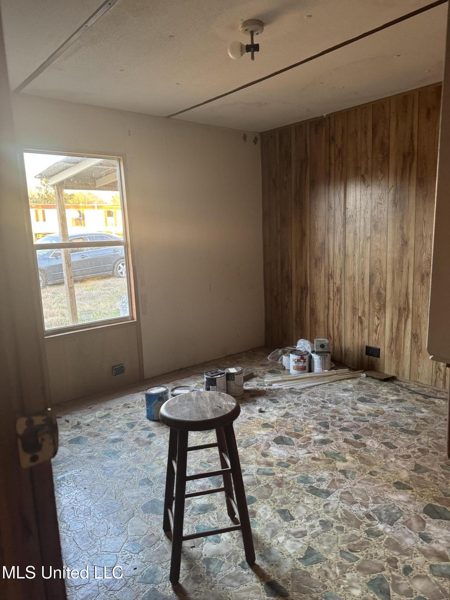 17 Coventry Road, Unit 2 Natchez, MS 39120 - Photo 11 of 16 IMG_0505