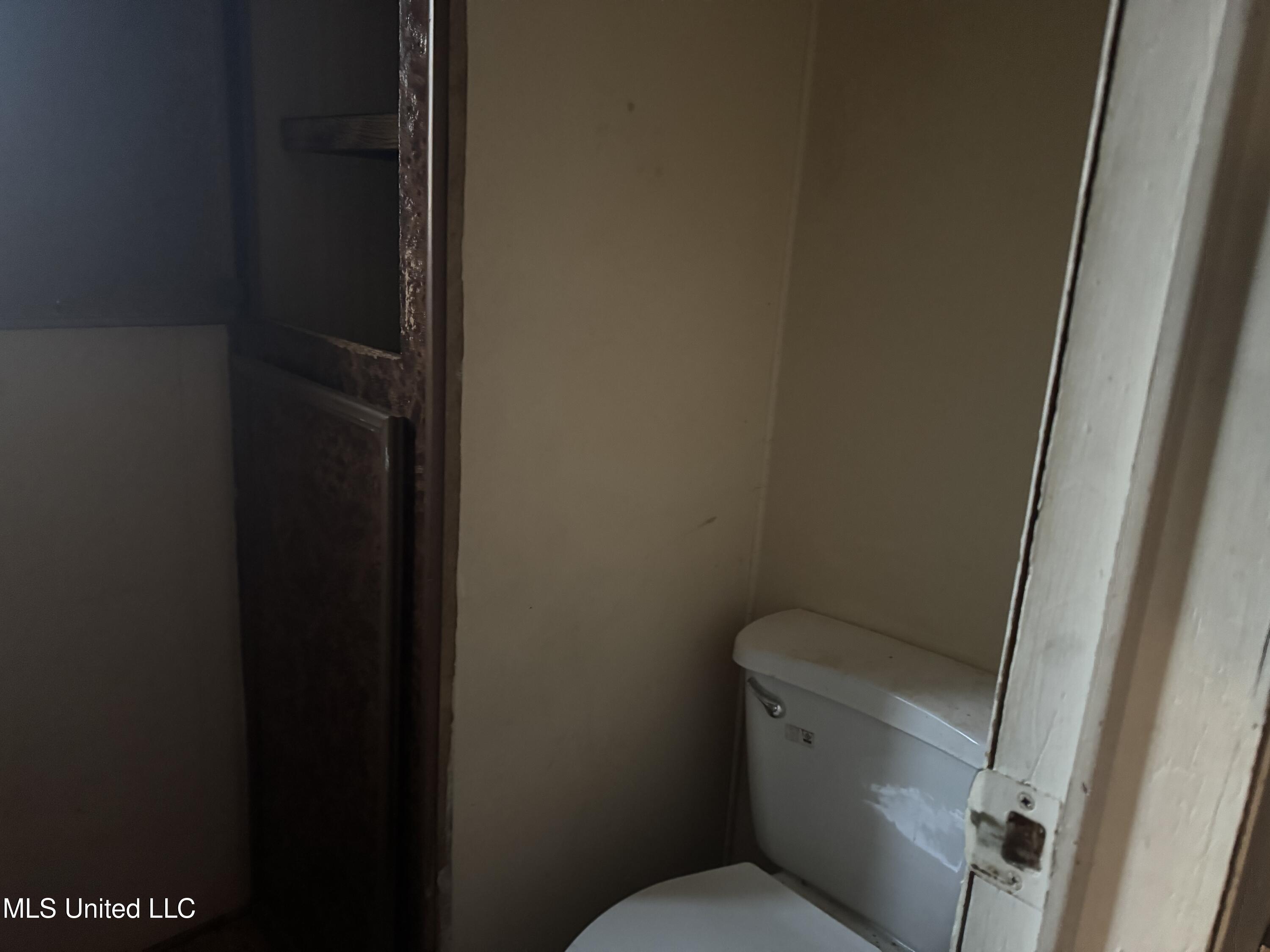 17 Coventry Road, Unit 2 Natchez, MS 39120 - Photo 14 of 16 IMG_0500