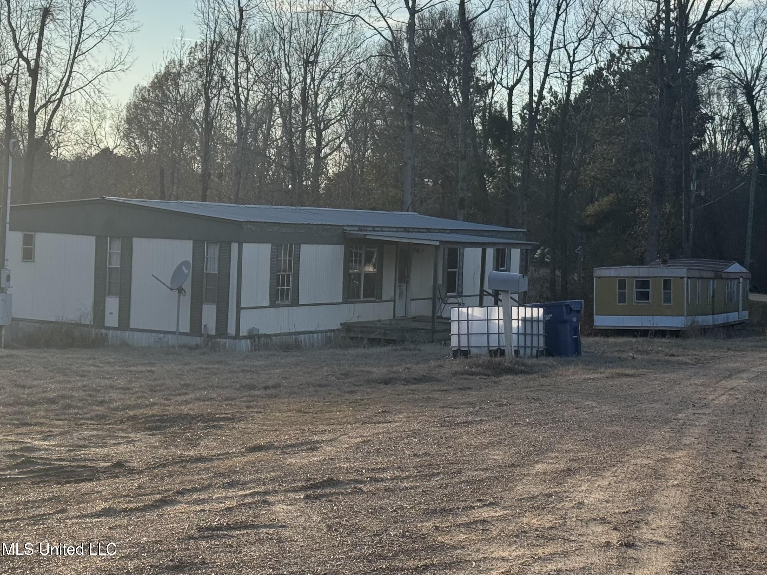 17 Coventry Road, Unit 2 Natchez, MS 39120 - Photo 2 of 16 IMG_0485