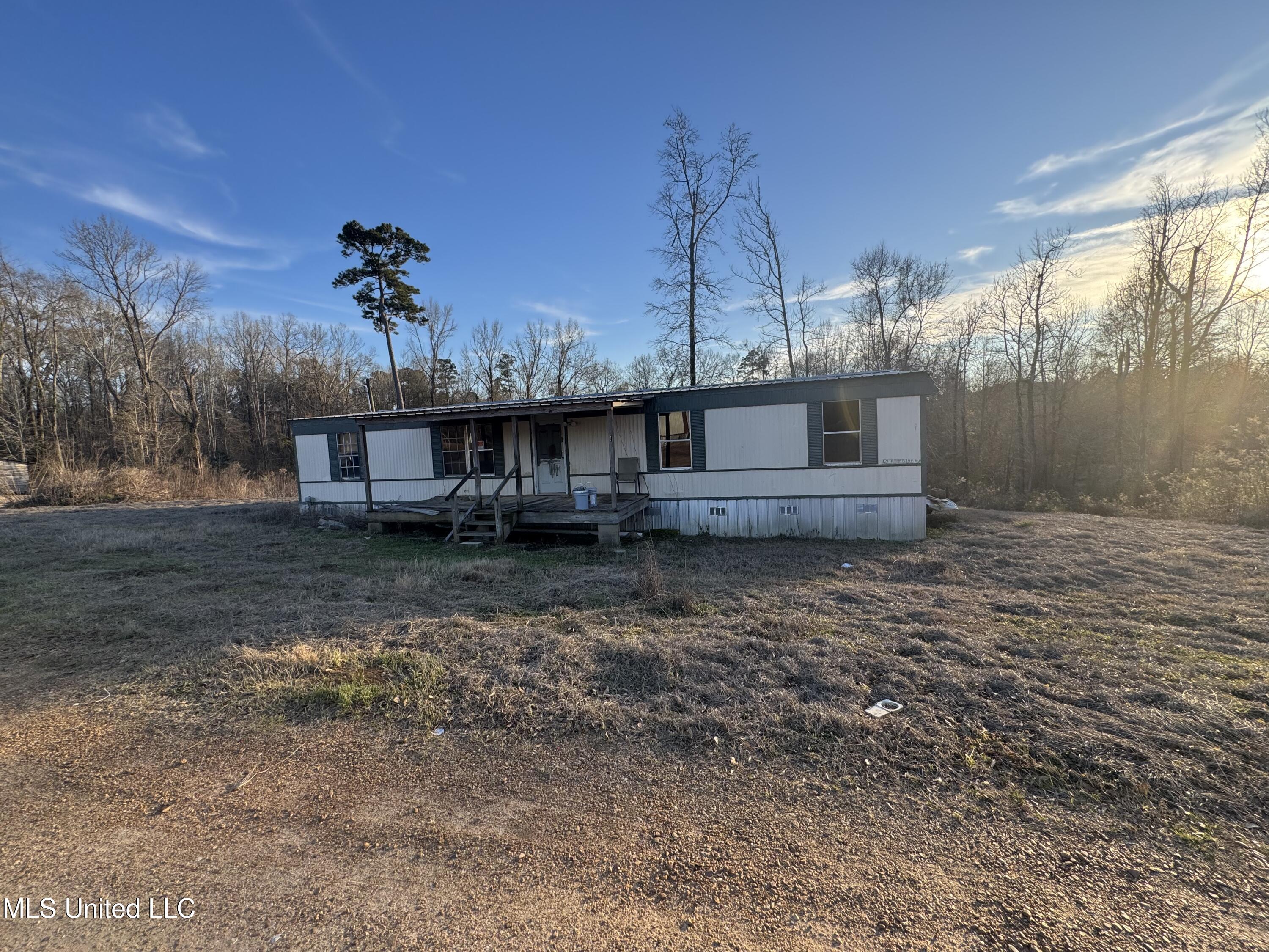 17 Coventry Road, Unit 2 Natchez, MS 39120 - Photo 4 of 16 IMG_0481