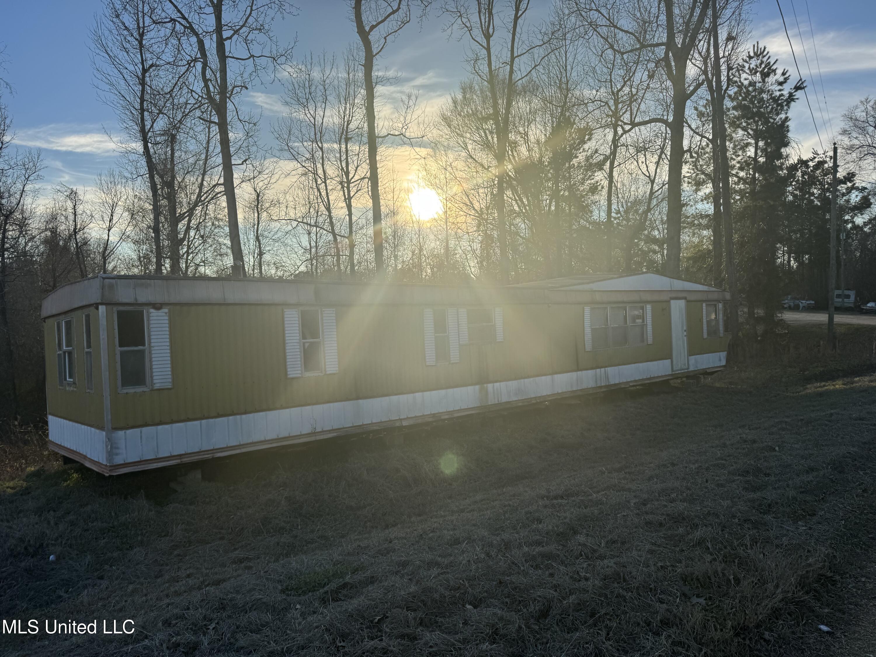 17 Coventry Road, Unit 2 Natchez, MS 39120 - Photo 7 of 16 IMG_0479