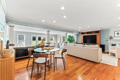 $1,475,000 | 10 Stop River Road, Norfolk, MA 02056