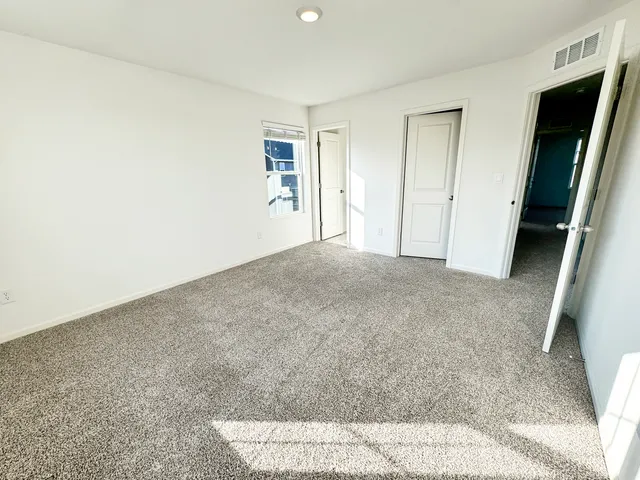 $2,450 | 2241 Sassafras Way, Unit F, Wonder Lake, IL 60097