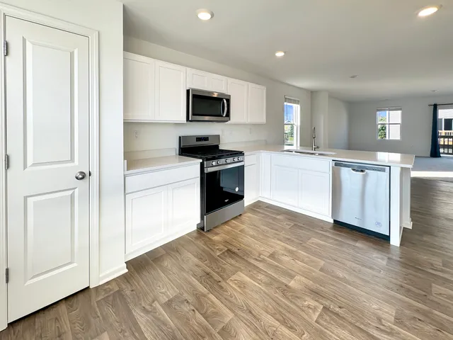 $2,450 | 2241 Sassafras Way, Unit F, Wonder Lake, IL 60097