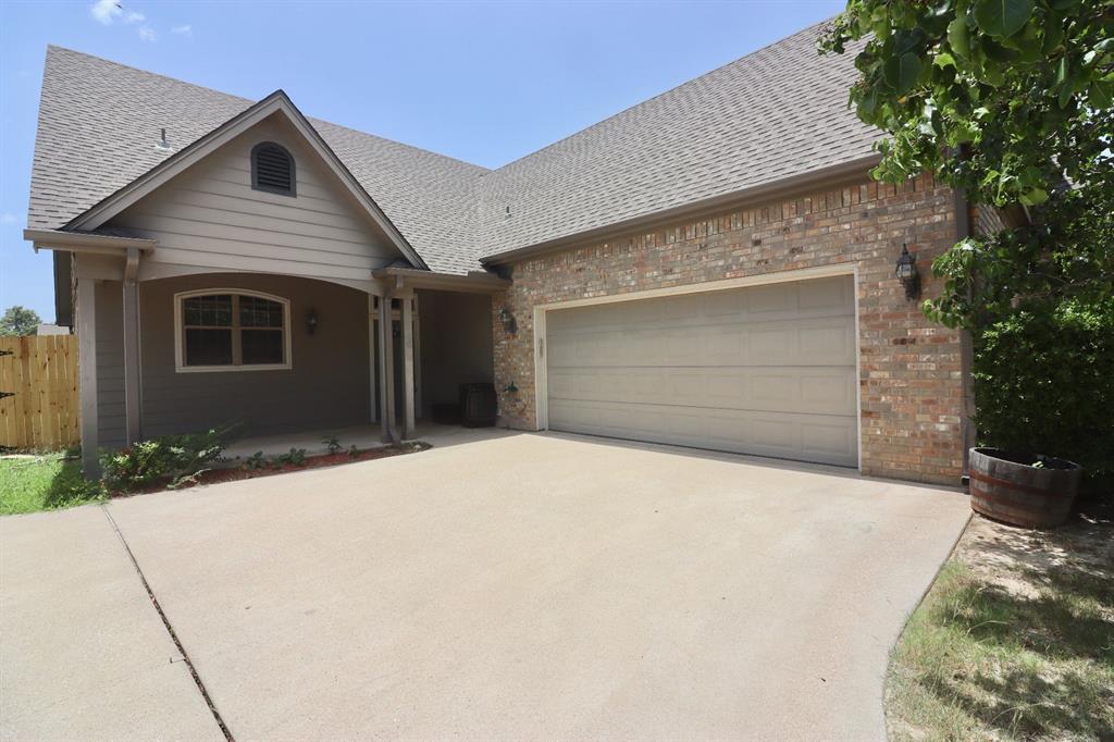 110 Rachel Road Weatherford, TX 76086 - Photo 3 of 21