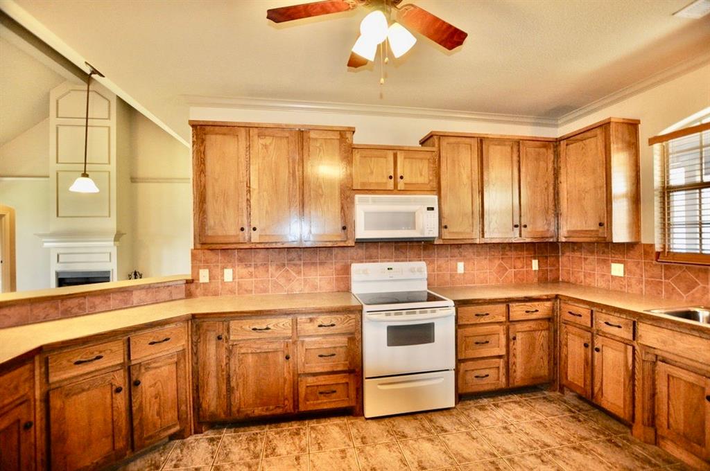 110 Rachel Road Weatherford, TX 76086 - Photo 8 of 21